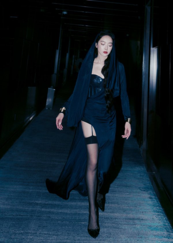 优配利 宋茜穿蝴蝶结抹胸蛋糕裙似公主！美貌迷人